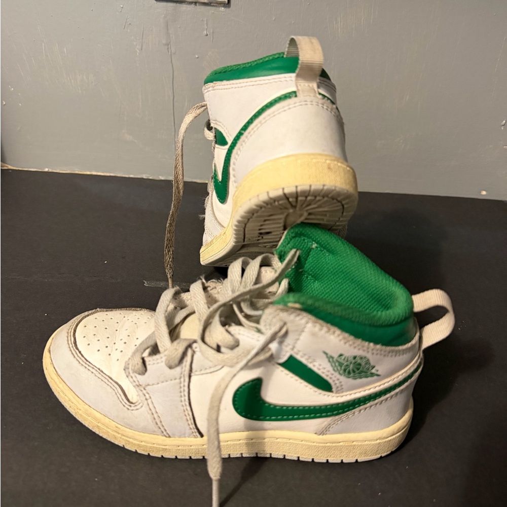 Nike Kids White and Green Sneakers